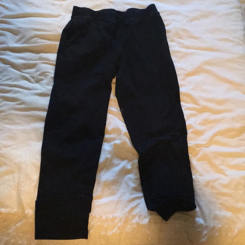 Black yoga pants